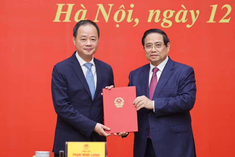 Thủ tướng trao quyết định bổ nhiệm Chủ tịch Viện Hàn lâm Khoa học và Công nghệ Việt Nam